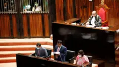 ඩලස්, රනිල්, අනුර කුමාර ජනපති සටනට, සජිත් නාමයෝජනා නොදෙයි