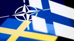 isveç, NATO ve Finlandiya bayrakları