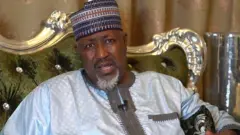 Gwamnan jihar Jigawa da ke arewacin Najeriya ya ce shi da sauran gwamnonin da ke mara wa Shugaba Muhammadu Buhari baya ba su da ra'ayin kansu sai abin da shugaban ya amince da shi.