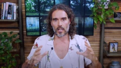 Russell Brand bir video mesajla iddiaları yalanladı