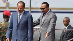 የኤርትራ ፕሬዝዳንት ኢሳያስ አፈወርቂ እና የኢትዮጵያ ጠቅላይ ሚኒስትር ዐቢይ አህመድ