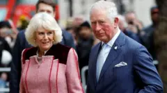 Igikomangoma Charles n'umugore we Cornwall bishyize mu kato mu rugo rwabo