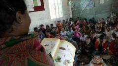 খাড়িয়া শিশুরা প্রাথমিক শিক্ষা পাচ্ছে বাংলায়