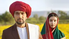  'फुले' या चित्रपटात अभिनेता प्रतिक गांधी आणि अभिनेत्री पत्रलेखा यांच्या प्रमुख भूमिका आहेत.