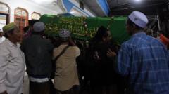 ponpes-al-khoziny-sebut-ambruknya-musala-sebagai-takdir-dari-allah-polisi-janji-lakukan-upaya-hukum-tidak-bisa-berlindung-dengan-dalih-takdir