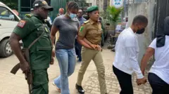 Prison wardens dey escort Chidimma Ojukwu go court