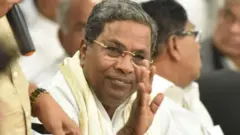 கர்நாடக முதலமைச்சர் சித்தராமையா 