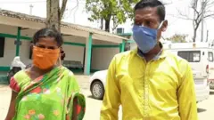 जमलोची आई सुकमति आणि वडील आंदोराम मडकम