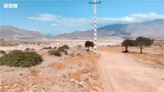 بیابان خشکی که محل دریاچه پشت سد منجیل (سفید رود) است