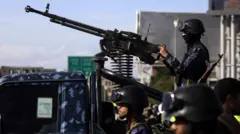 Pripadnici oružane grupe Huti, koja kontroliše veliki deo severozapadnog Jemena, na skupu podrške Iranu u glavnom gradu Sani