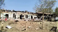 လေကြောင်းတိုက်ခိုက်မှုကြောင့် အပျက်အစီးတွေရှိခဲ့ 