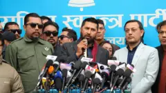 रास्वपा सभापति रवि लामिछाने पार्टी कार्यालयमा