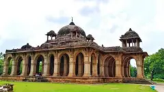 રોજા-રોજીનો મકબરો