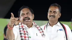 அதிமுக பிளவுபடுகிறதா? எடப்பாடி பழனிசாமி முன்னுள்ள வாய்ப்புகள் என்ன?