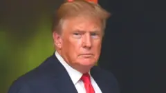 डोनाल्ड ट्रंप