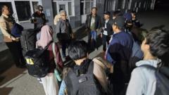 puluhan-wni-yang-dievakuasi-dari-iran-dipulangkan-secara-bertahap-ke-indonesia