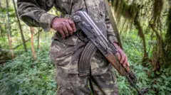 Eeyan kan gbe ibọn dani