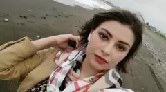 ویدا ربانی، روزنامه‌نگار آزاد و فعال سیاسی ۳۴ ساله که با سابقه چهار بازداشت، اکنون با دو پرونده در زندان اوین است