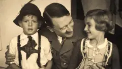 Hitler iyo caruurtiisa