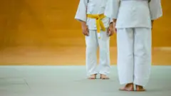 Judo eğitmeninin çalışma izninin bulunmadığı da anlaşıldı