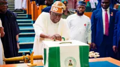 Aarẹ Tinubu nile igbimọ aṣofin l'Abuja