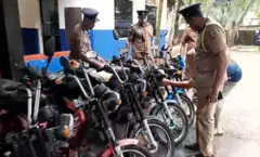 පොලිස් භාරයට ගෙන ඇති යතුරු පැදි