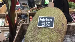 Jaca vendida a 160 libras em Londres