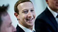 மார்க் சக்கர்பெர்க்