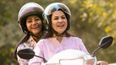ஹெல்மெட் அணிந்தால் தலைமுடி உதிரும் என்பது உண்மையா?