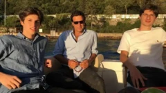 عمران خان له خپلو زامنو سره، ارشیف تصویر