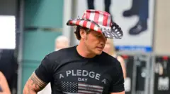 Піт Гегсет святкує День незалежності на "Fox & Friends Weekend" 4 липня 2021 року в Нью-Йорку