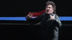 Javier Milei em uma apresentação pública.