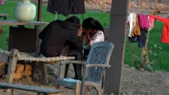 في هذه المنطقة من الهن° يجبر الآباء بناتهن على ممارlamlam الدعارة