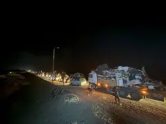 Camiones haciendo la fila