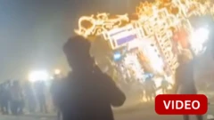 காணொளி: 60 அடி உயர பல்லக்கு கவிழ்ந்து 7 பேர் காயம்