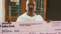 தமிழ்நாடு அரசின் கடனில் தமது பங்கான 2,63,976 ரூபாயை வழங்க முன்வந்த நாமக்கல் இளைஞர்