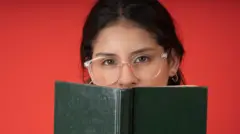 चष्म्याला 'पर्याय' असल्याचा दावा करणाऱ्या औषधाला स्थगितीचा आदेश