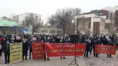 Həmədanda toplaşan müəllimlər