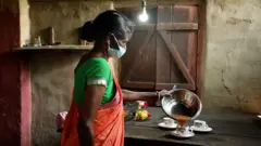టీ ఎస్టేట్ లో లాక్ డౌన్