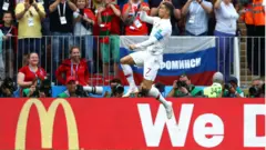 رونالدو مسجلا الهدف الأول