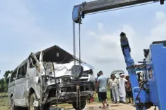 দুর্ঘটনা কবলিত একটি গাড়ি