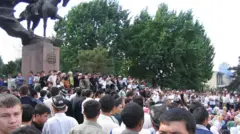 2005 йил 13 май куни Андижон шаҳридаги бош майдонга минглаб инсон тўпланганди