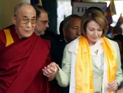 দালাই লামার সঙ্গে ন্যান্সি পেলোসি - ফাইল ছবি