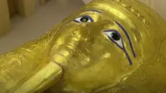 عودة التابوت الذهبي إلى مصر