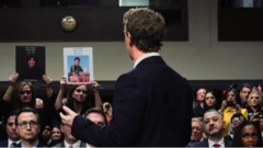 Hoogganaan Meta Mark Zuckerberg dhaddacha miseensonni Senetii US dhimma miidhaa miidiyaaleen hawaasaa daa'imman irraan ga'aa jiranitti taa'an irratti dhiifama gaafate