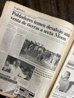 Recorte de jornal mostra notícia sobre o medo de despejo dos moradores de Puerto Casado