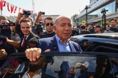 Gürsel Tekin ve Barış Yarkadaş CHP'den ihraç edildi 