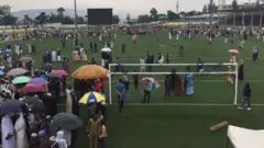 Abayisiramu bitabiriye isengesho ry'irayidi nubwo hagwaga imvura i Kigali