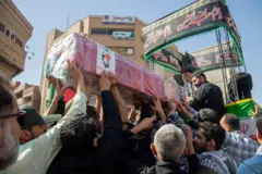 Funeral de vítimas dos ataques israelenses no Irã