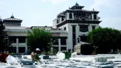 निर्वाचन आयोग परिसरमा निर्वाचन सामग्रीको थुप्रो (फाइल तस्बिर)